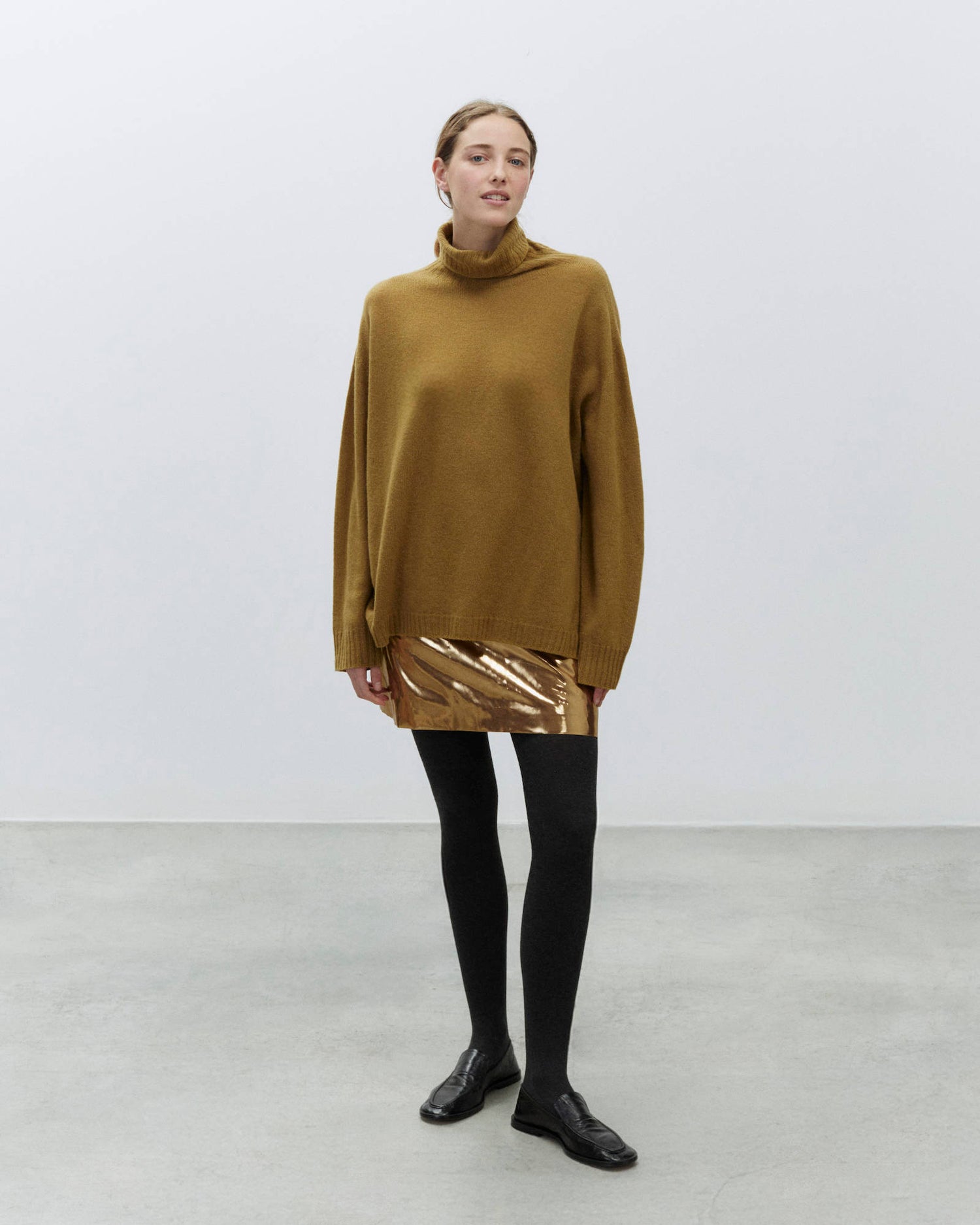 HIGH NECK CASHMERE SWEATER