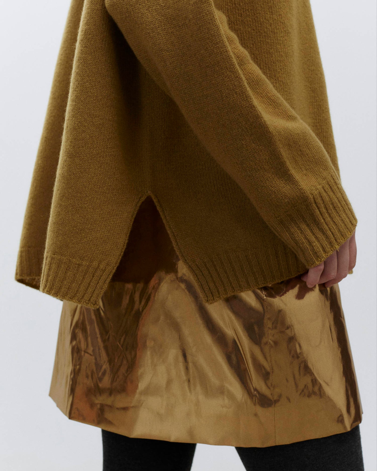 HIGH NECK CASHMERE SWEATER