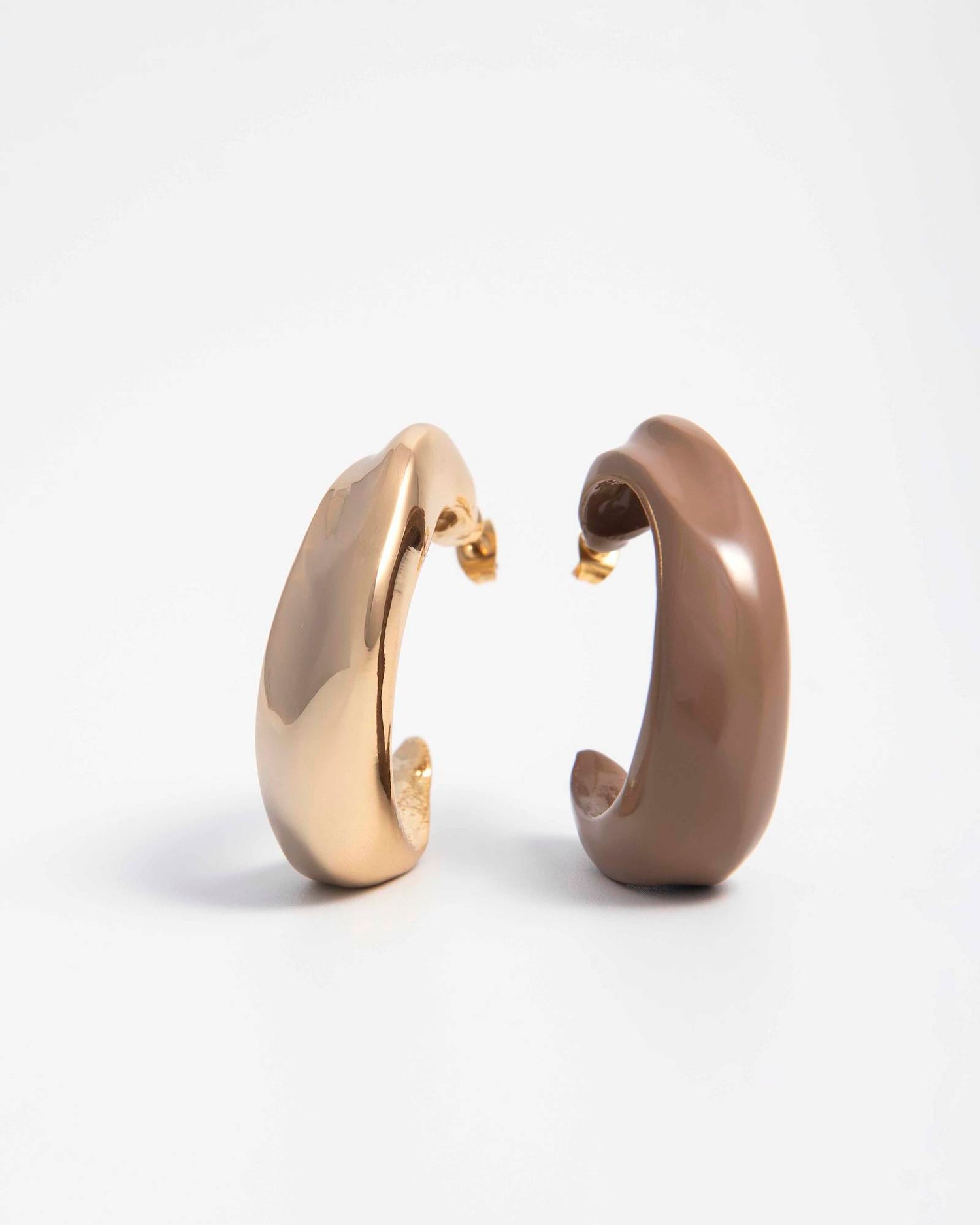 PAIR OF IRREGULAR EARRINGS