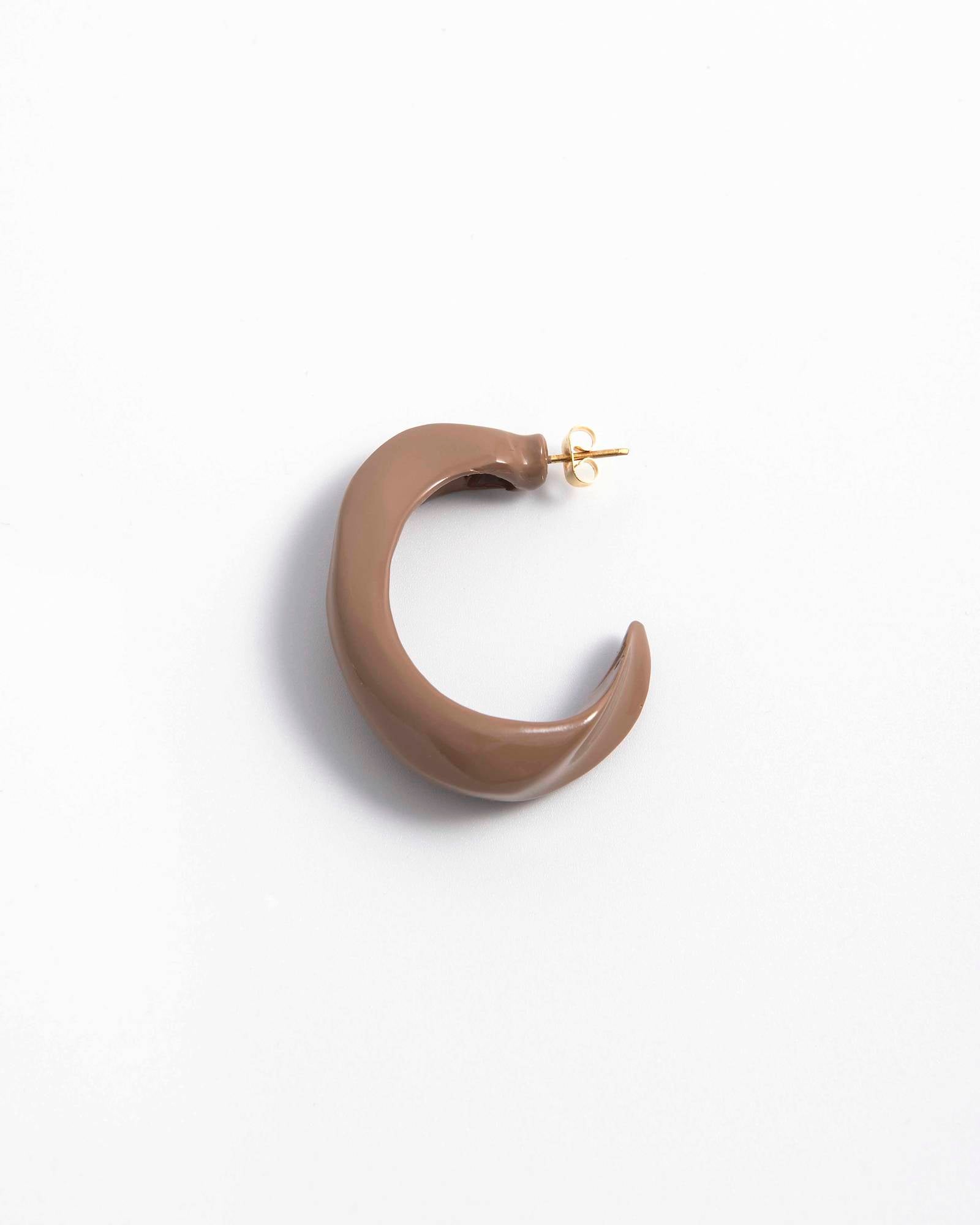 PAIR OF IRREGULAR EARRINGS