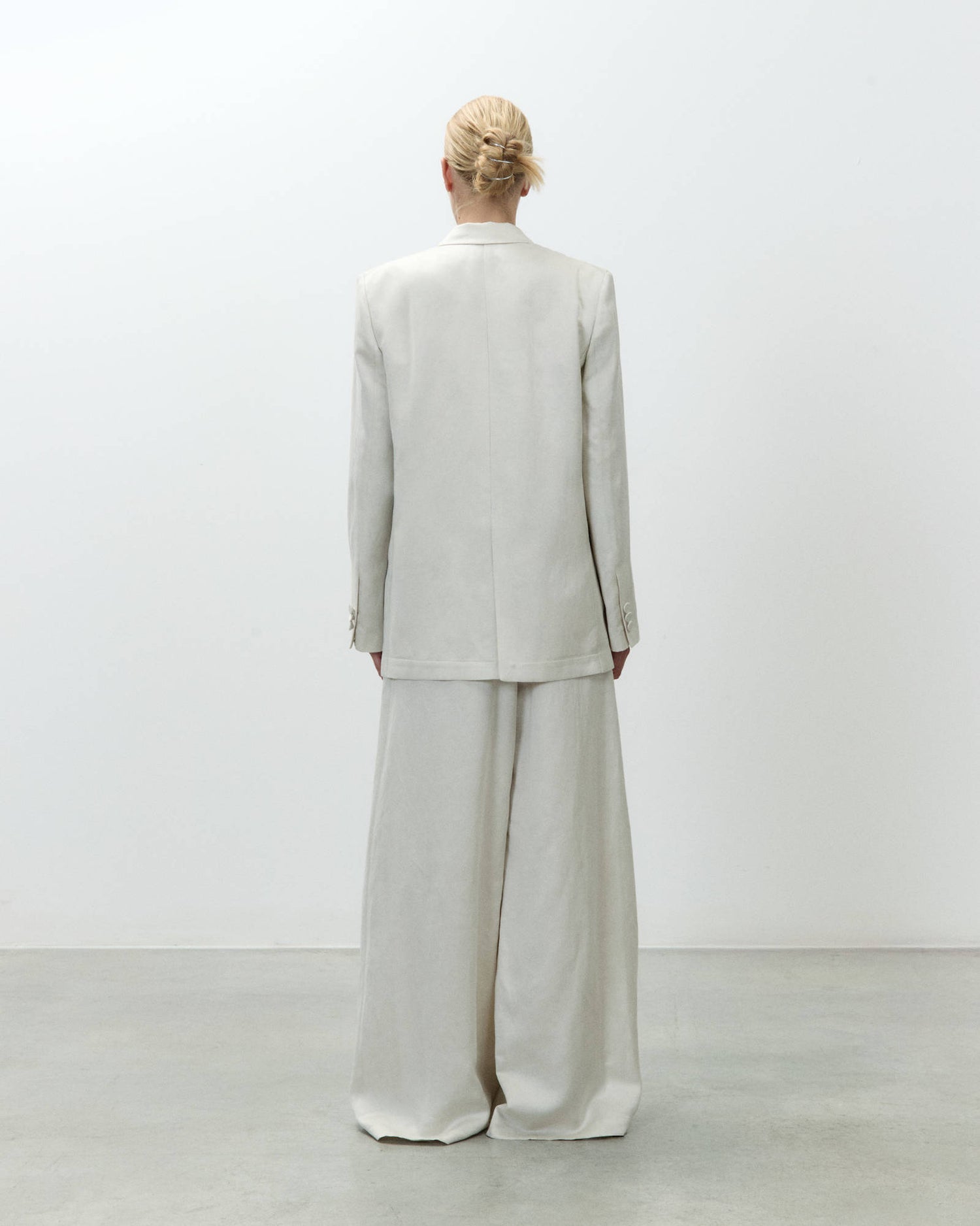 DOUBLE-BREASTED LINEN BLAZER