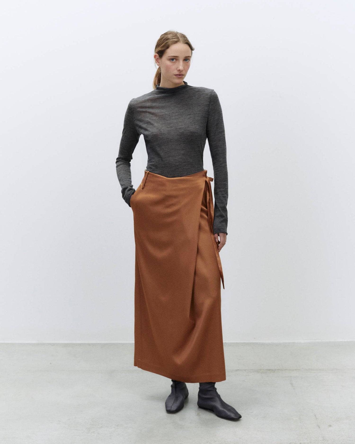 SIMPOSIO WRAP SKIRT