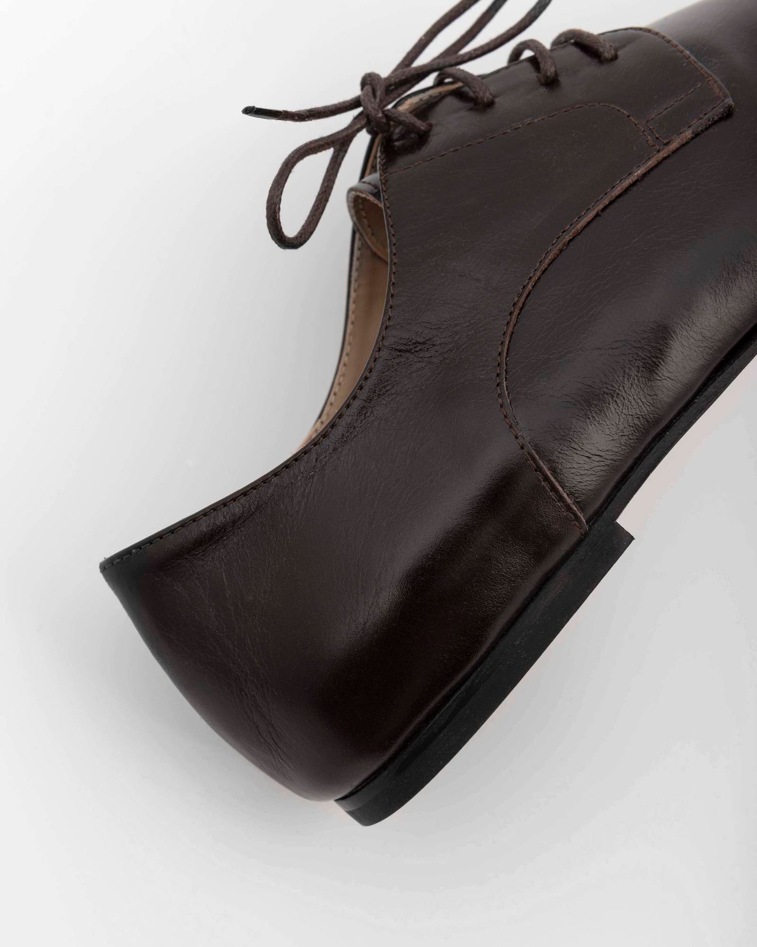 LEATHER LACE-UP