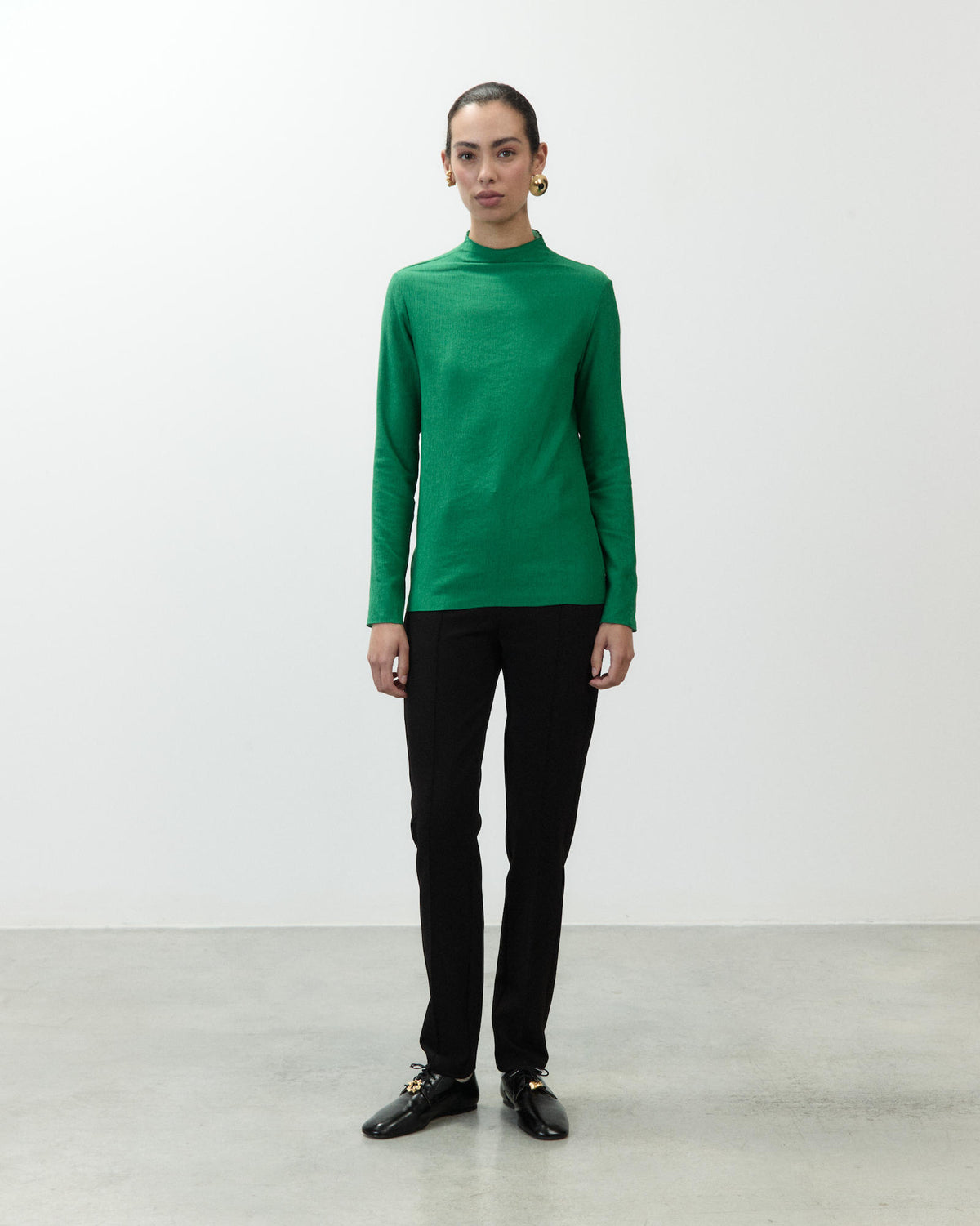 HIGH NECK CRINKLE TOP