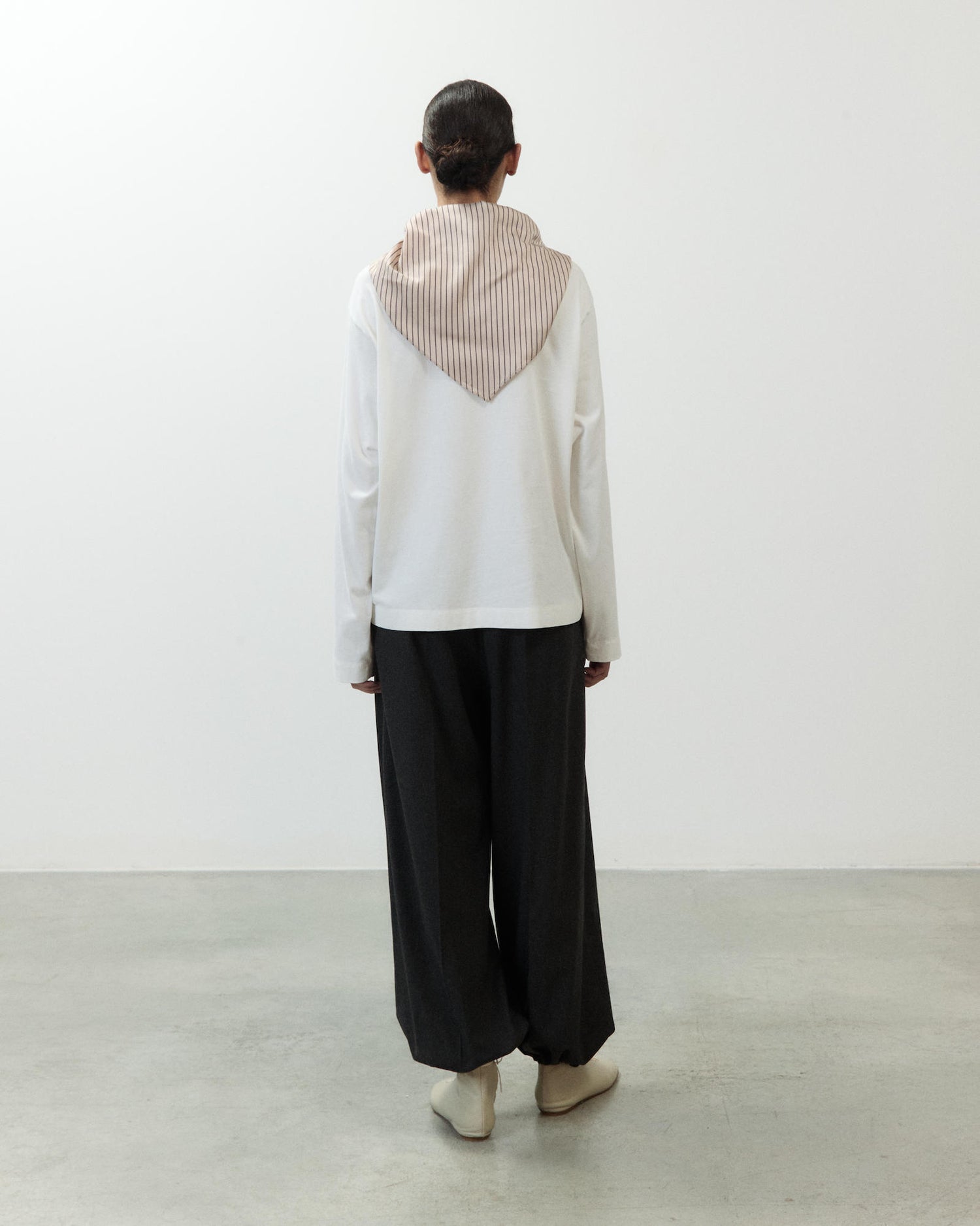 T-SHIRT WITH SCARF