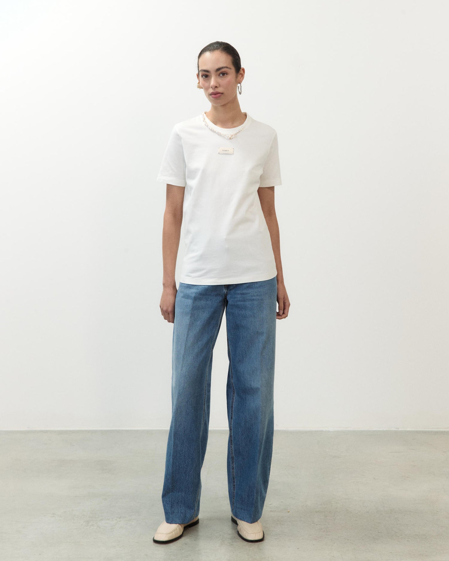 PEARL NECKLACE T-SHIRT