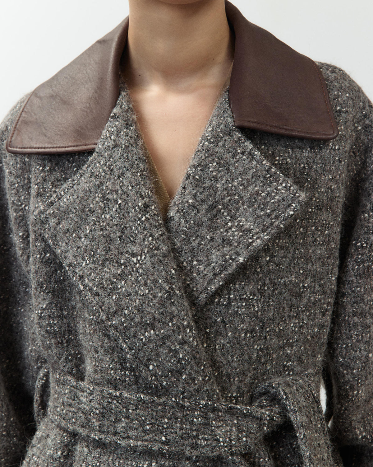 COAT WITH LEATHER COLLAR