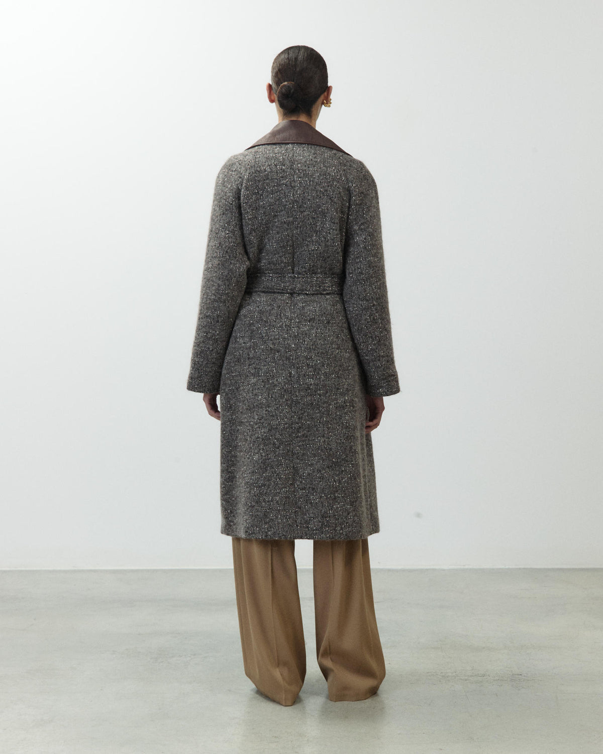 COAT WITH LEATHER COLLAR