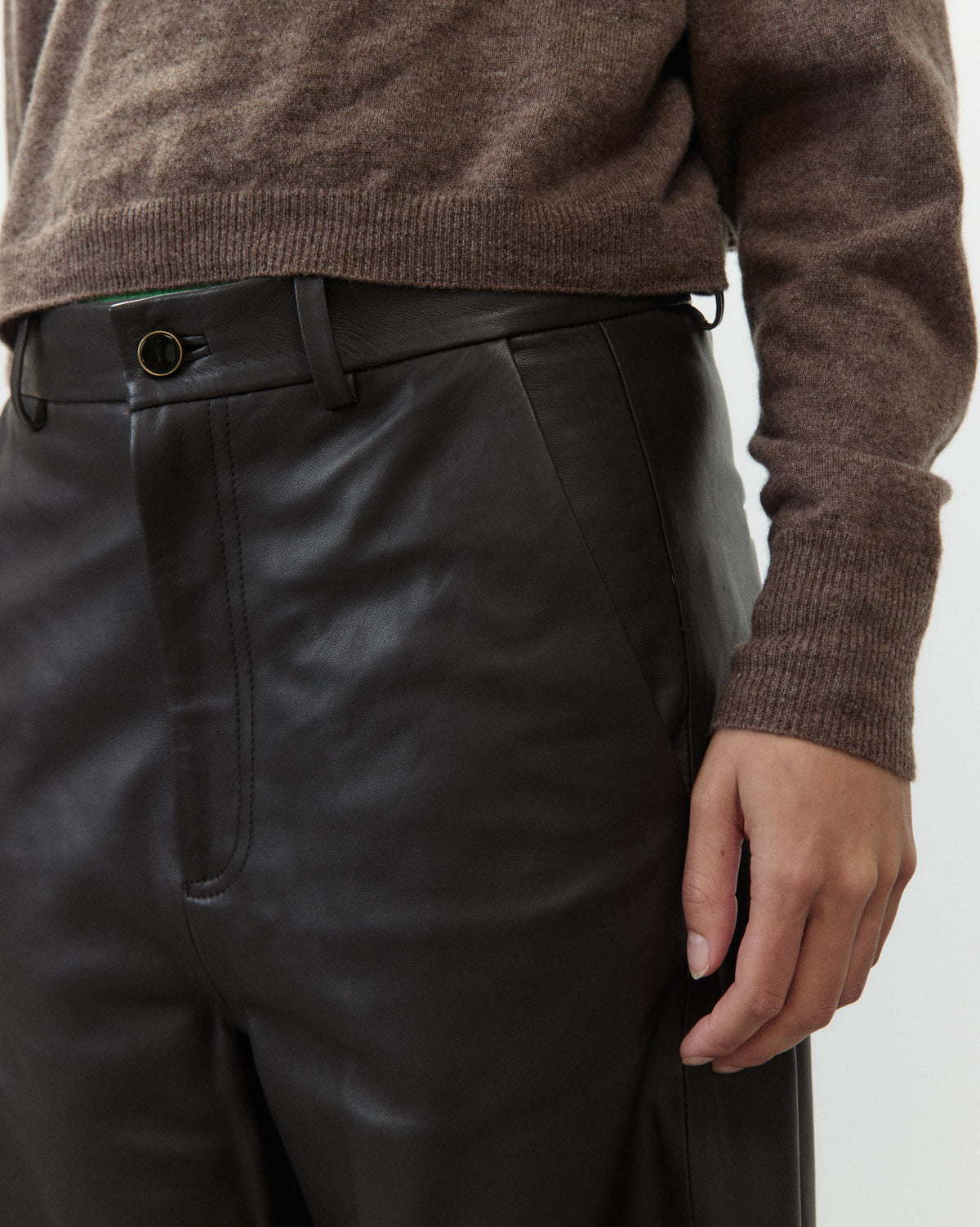LEATHER BARREL TROUSERS
