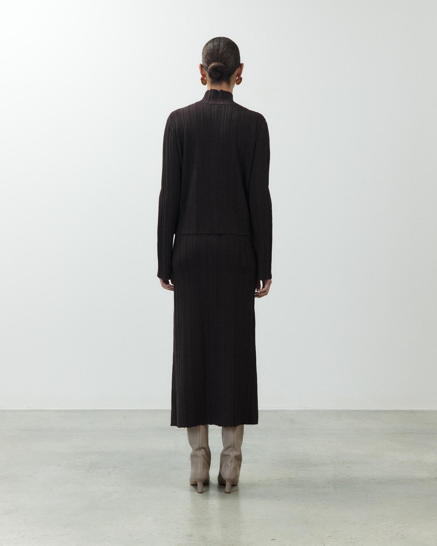RIB-KNIT HIGH-NECK JUMPER