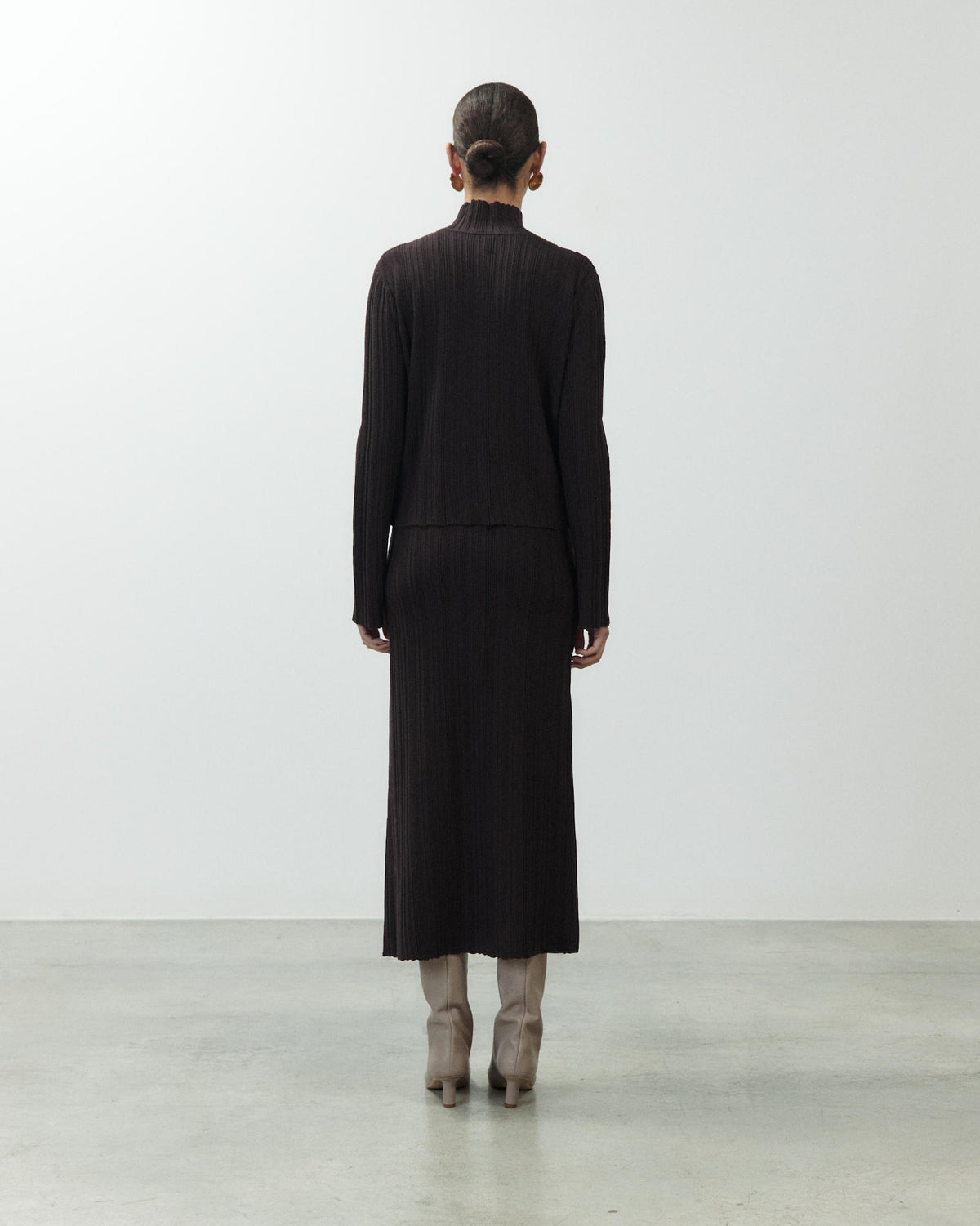 RIB-KNIT HIGH-NECK JUMPER