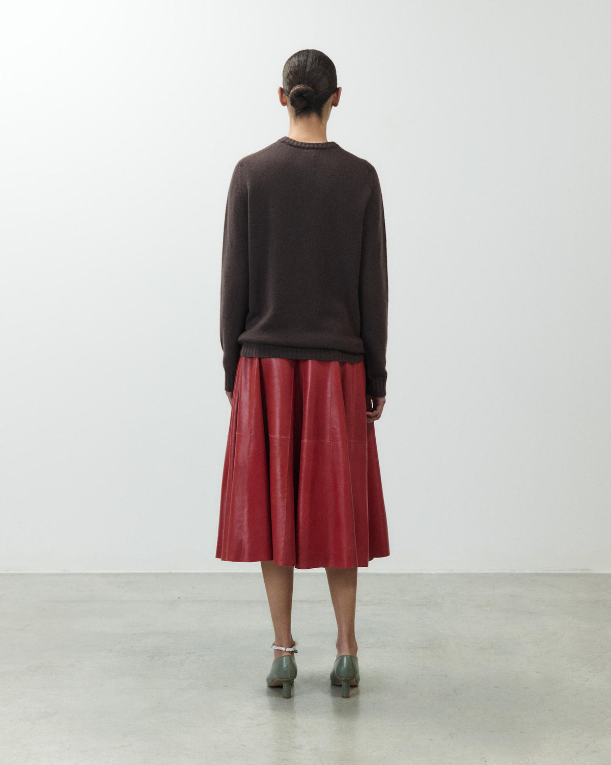 CASHMERE CREW NECK SWEATER