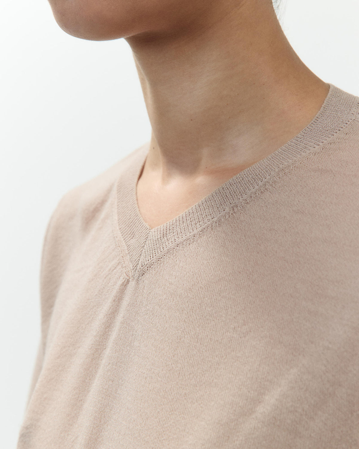 V-NECK SWEATER LIGHT WOOL
