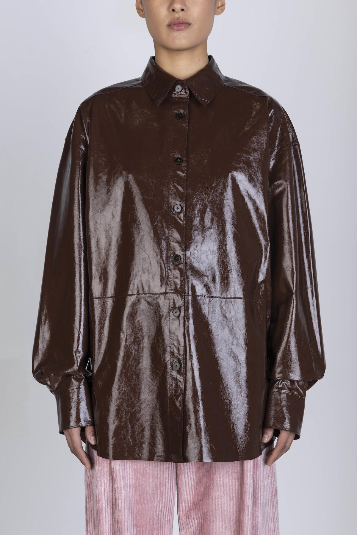GIACCA CAMICIA IN PELLE VERNICIATA