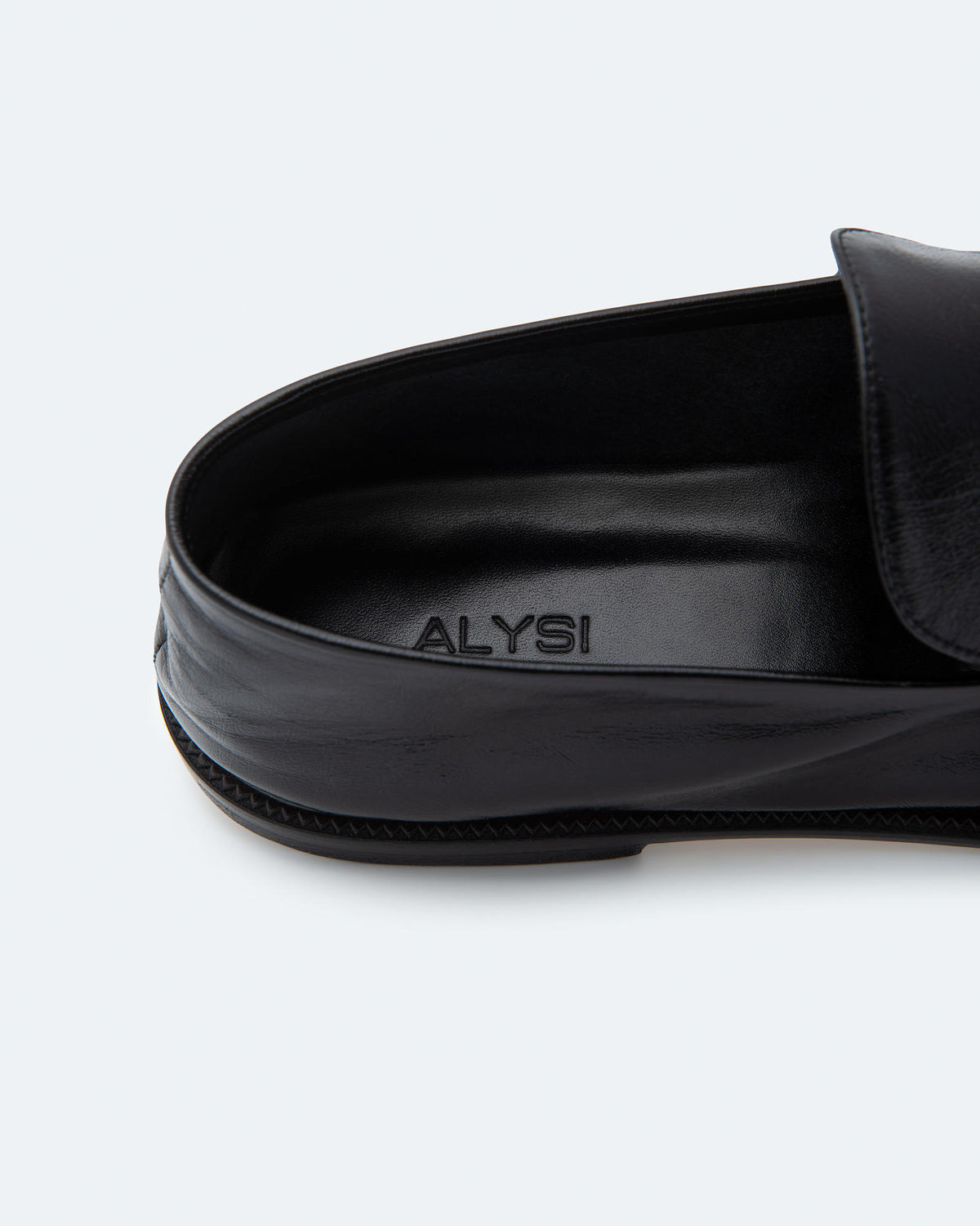 LEATHER RUFFLED LOAFERS