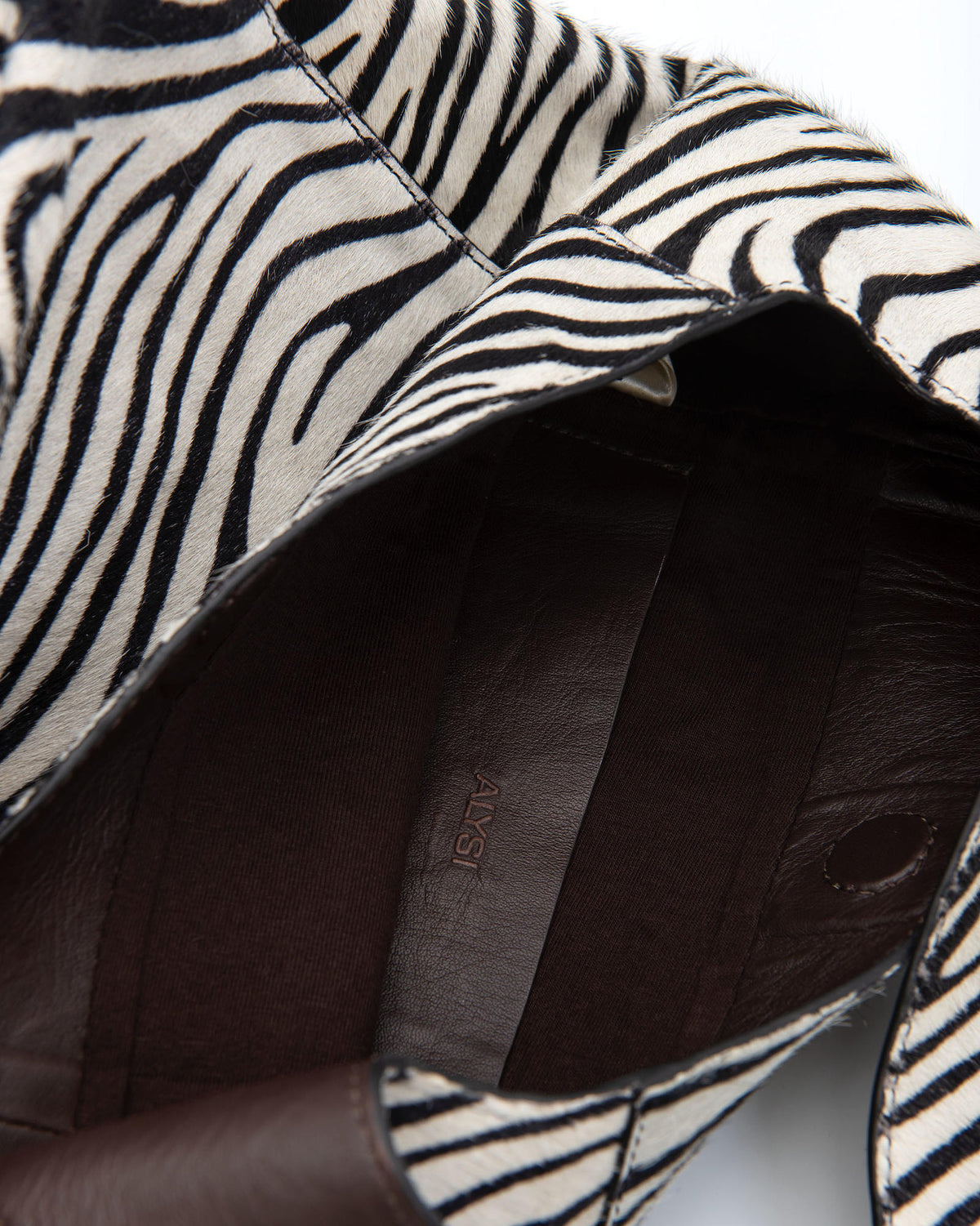 PONY HAIR BUCKET BAG