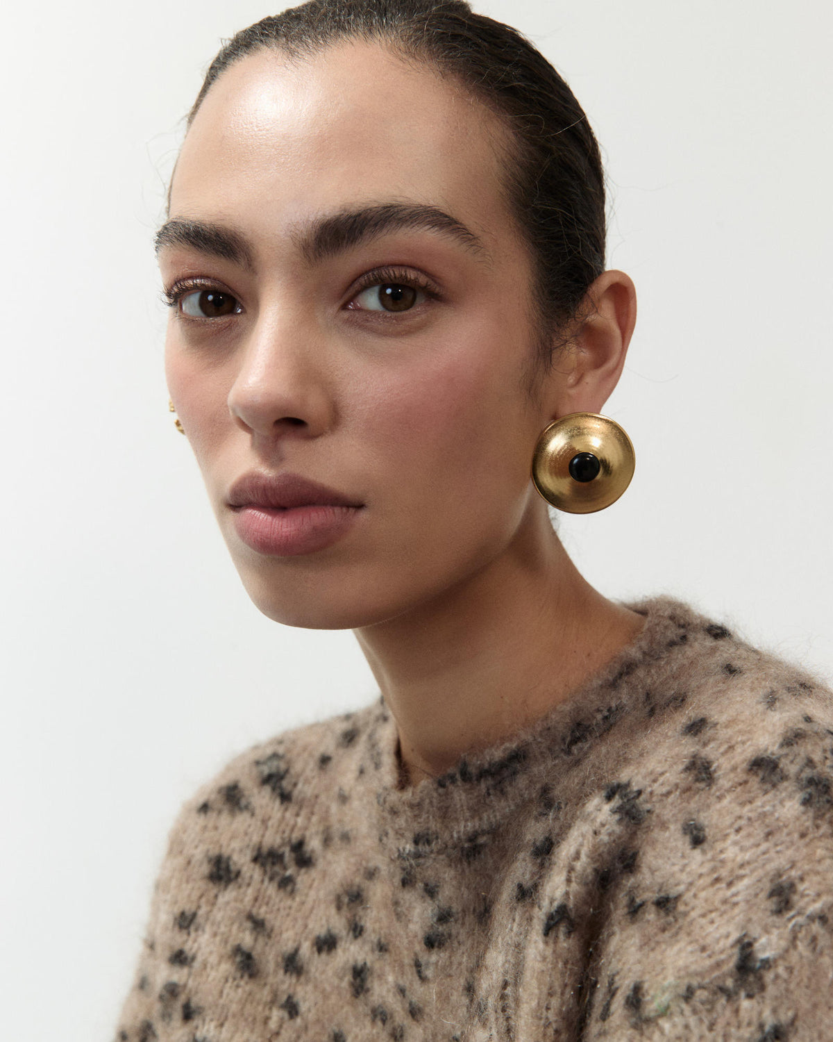 ZAMAK AND ENAMEL EARRING