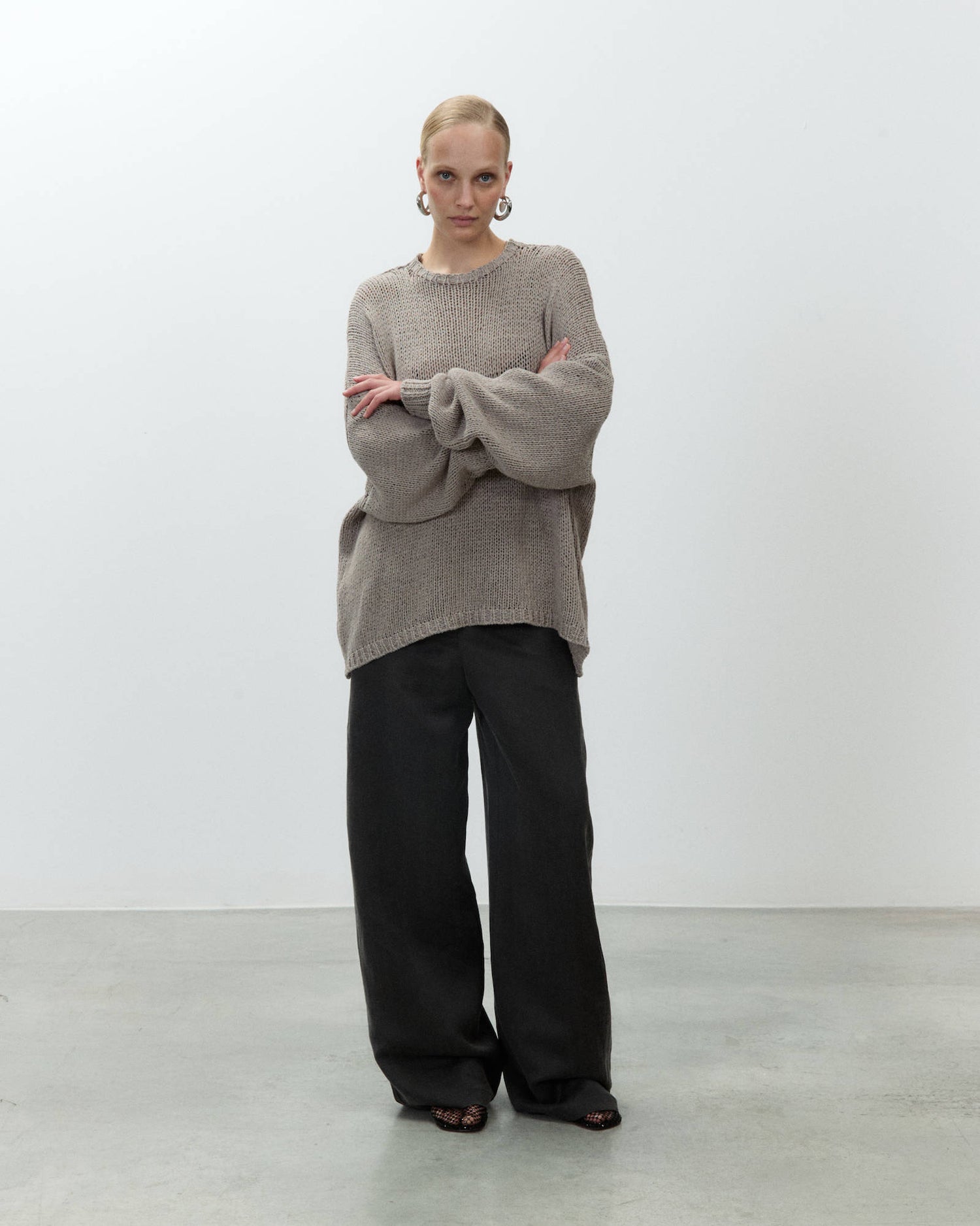 OVERSIZED CREW NECK SWEATER