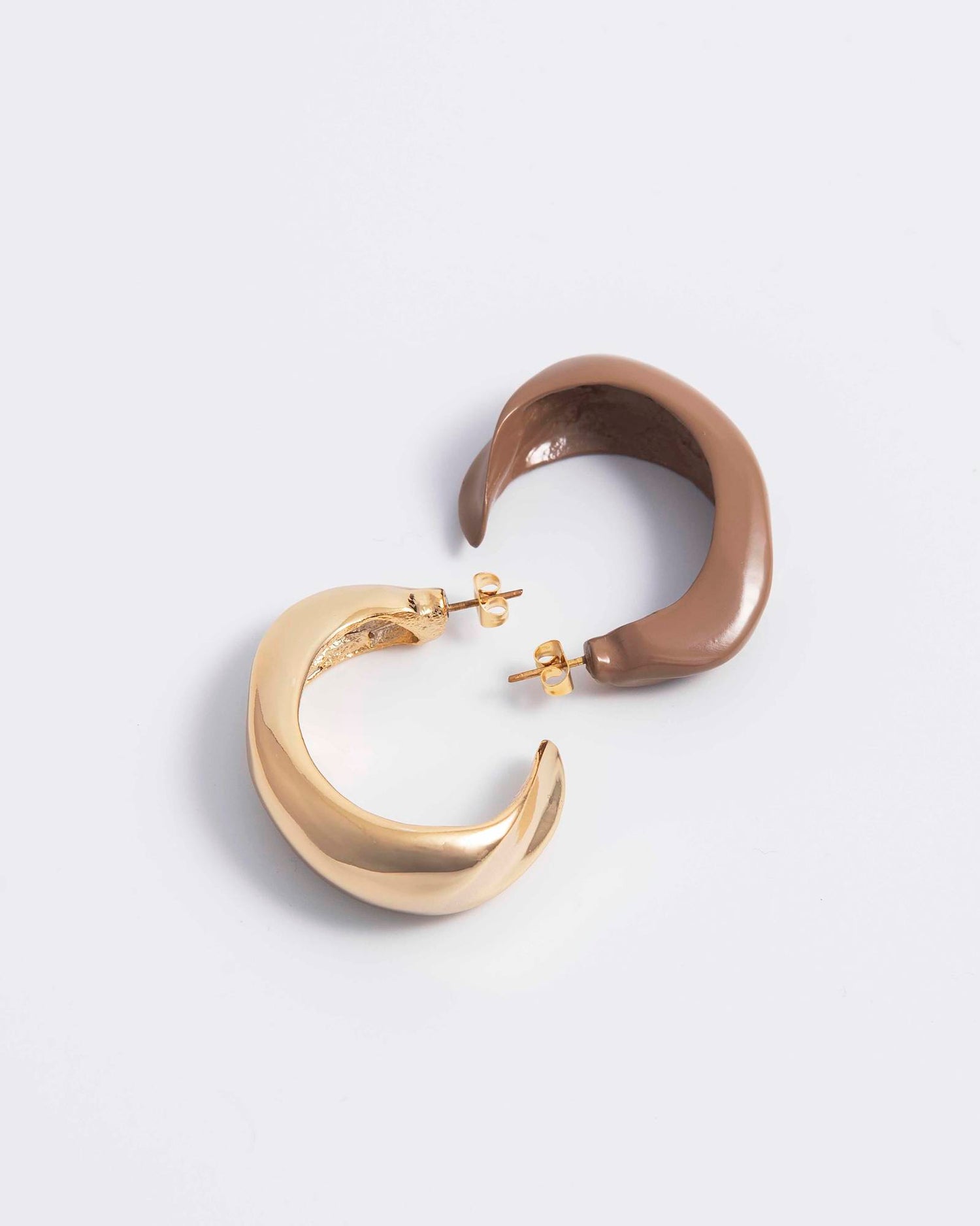 PAIR OF IRREGULAR EARRINGS