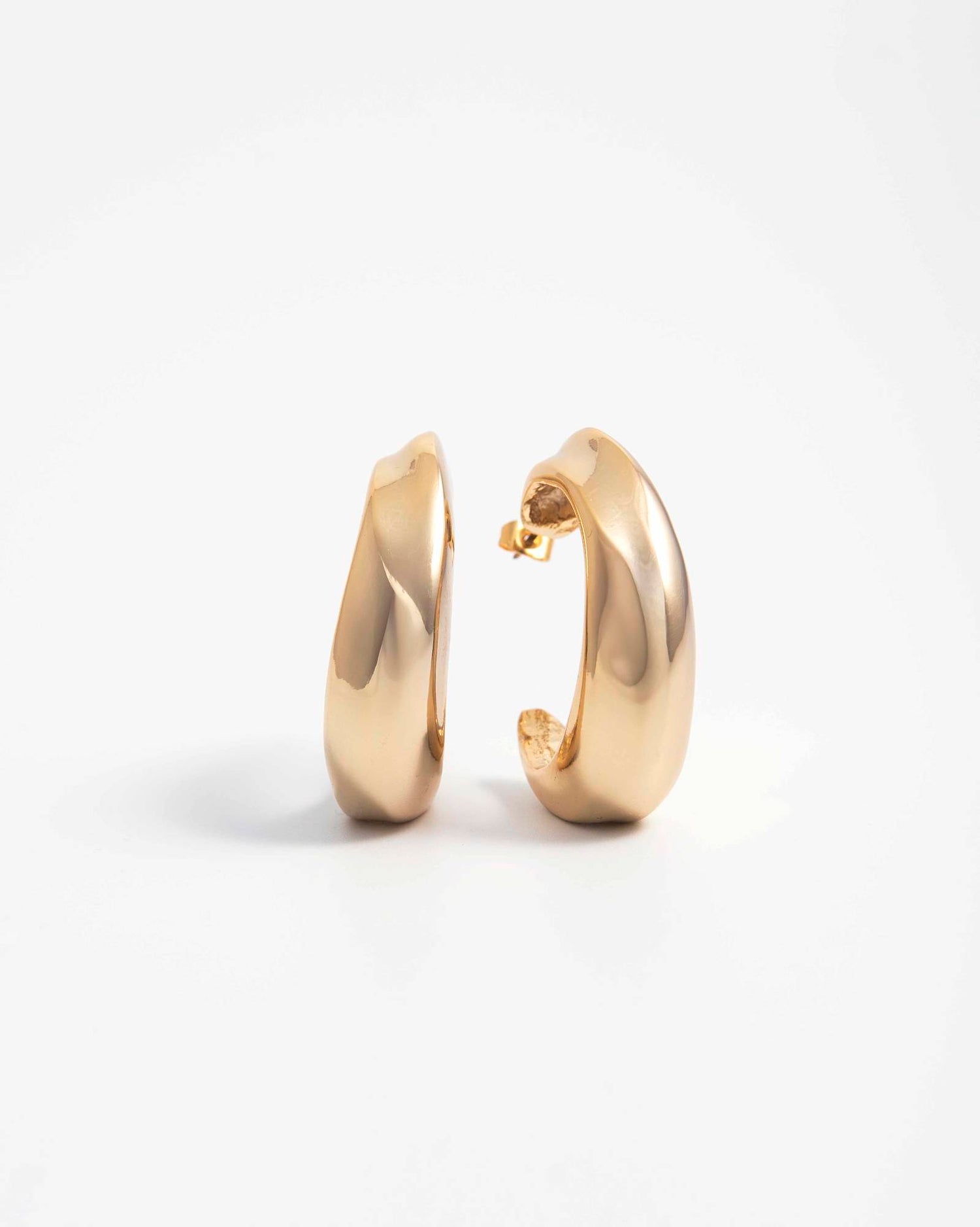 PAIR OF IRREGULAR EARRINGS