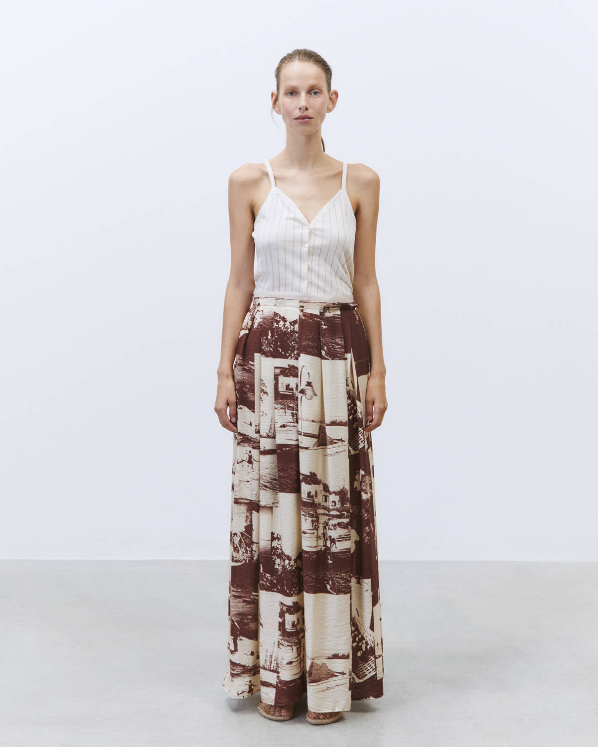 PHOTO PRINT PLEATED SKIRT