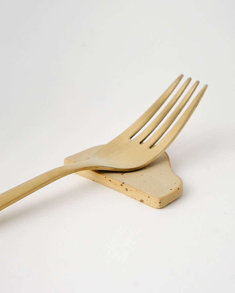 DOTTED CUTLERY REST