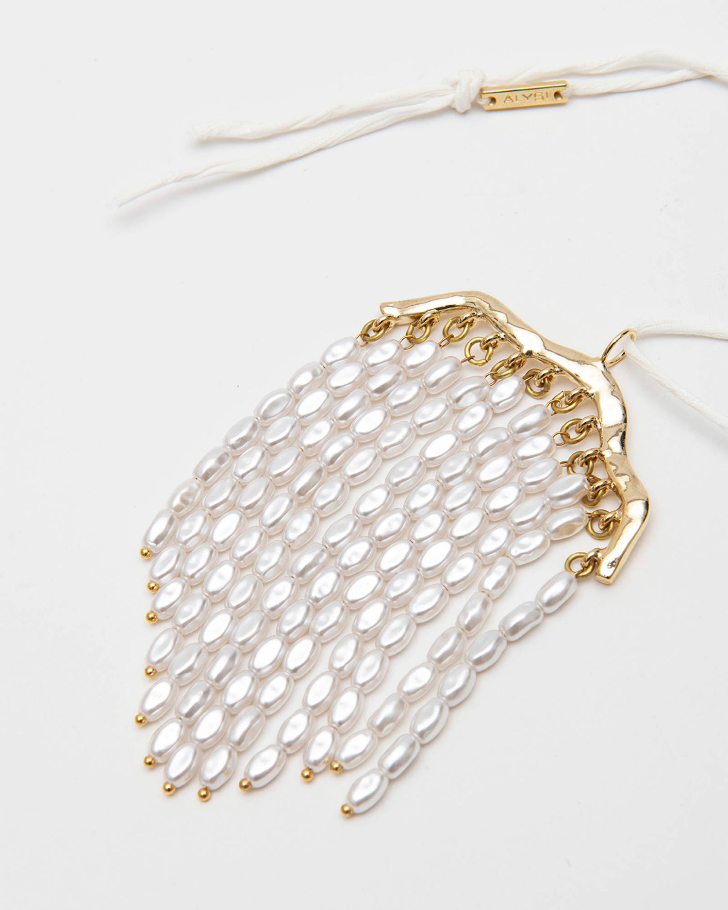 GOLD PENDANT NECKLACE WITH PEARL FRINGES