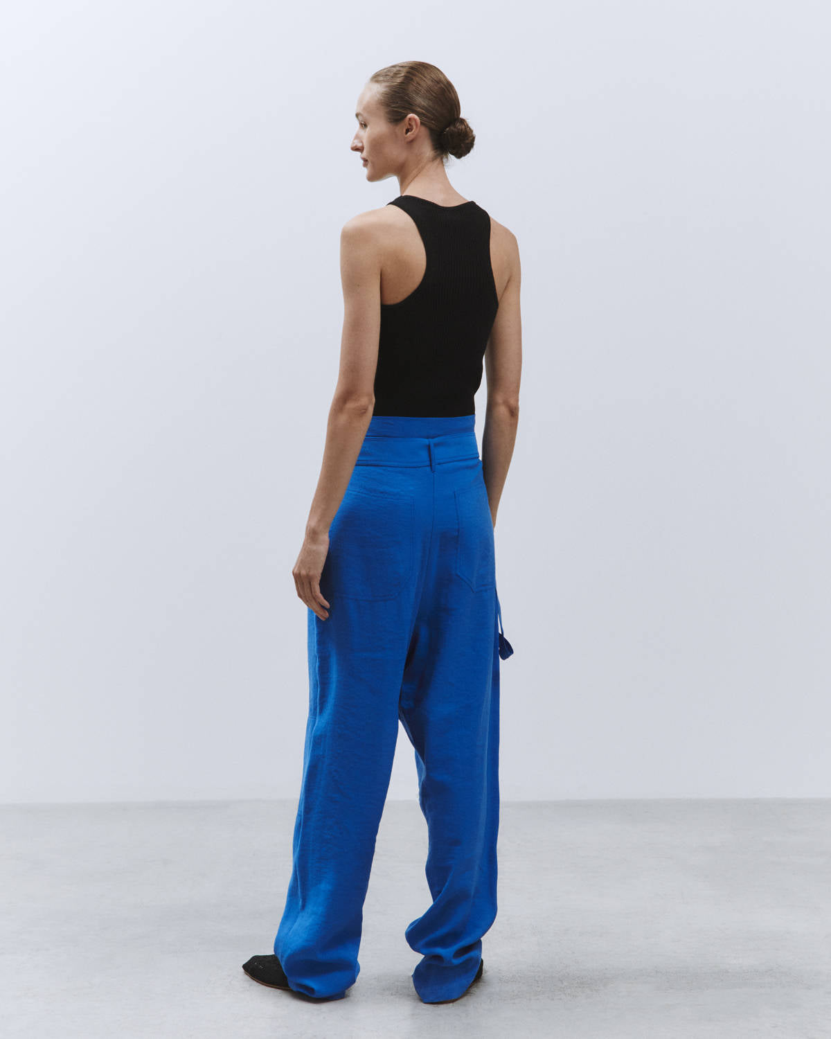 FLUID TROUSERS WITH FABRIC BELT