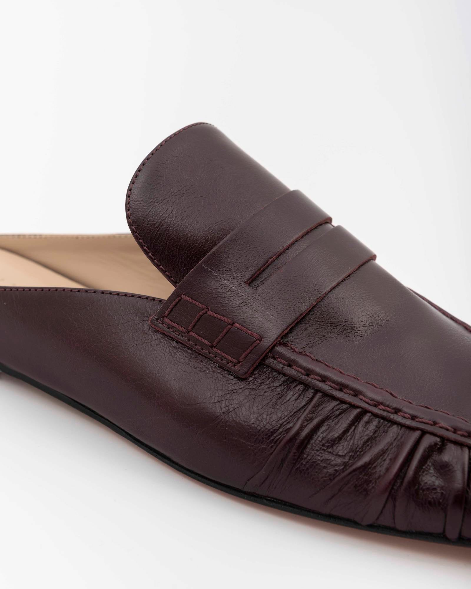 LEATHER MULE MOCCASIN