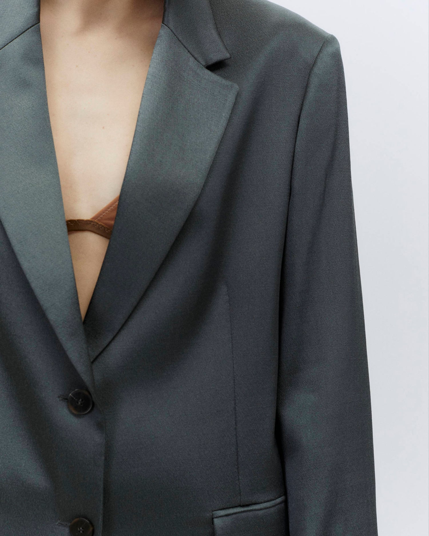 SINGLE-BREASTED SATIN BLAZER