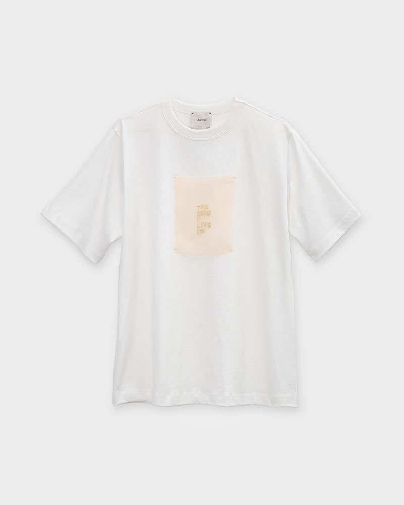 T-shirt with The Skin i Live in embroidery