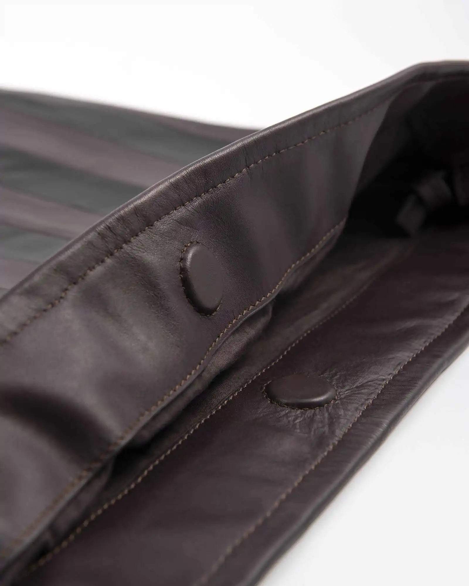MAXI POCHETTE RIGHE IN PELLE
