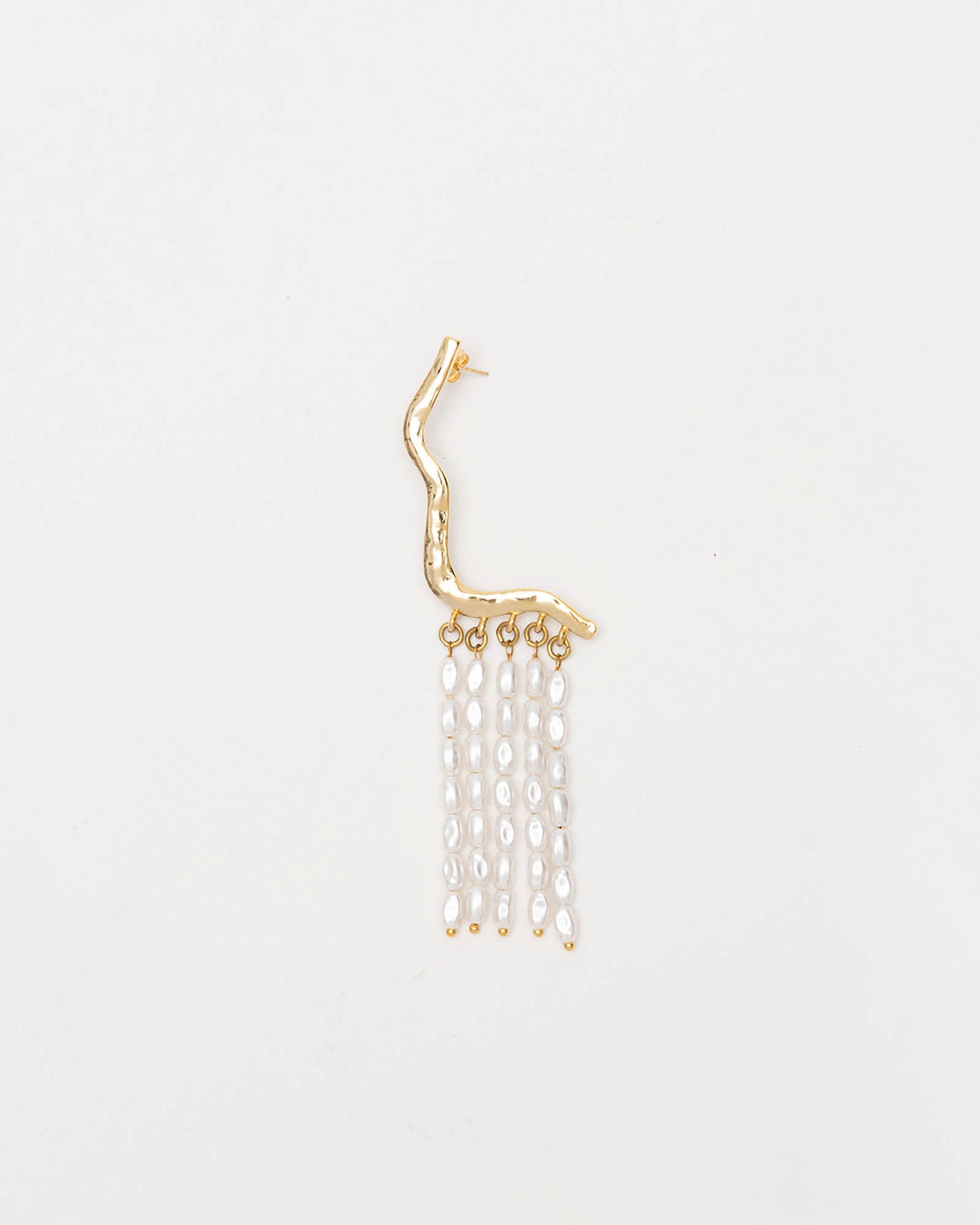 GOLD SINGLE EARRING WITH PEARL FRINGES