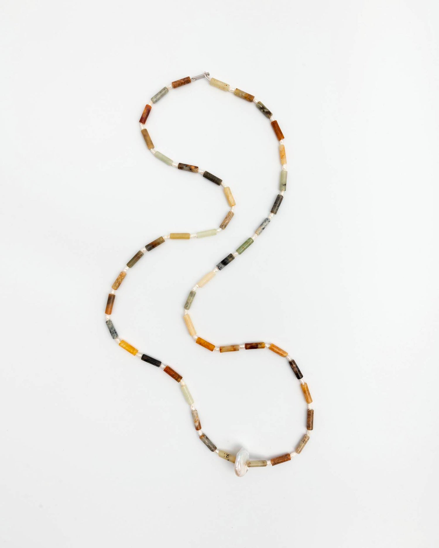 LONG NECKLACE WITH COLORED STONES