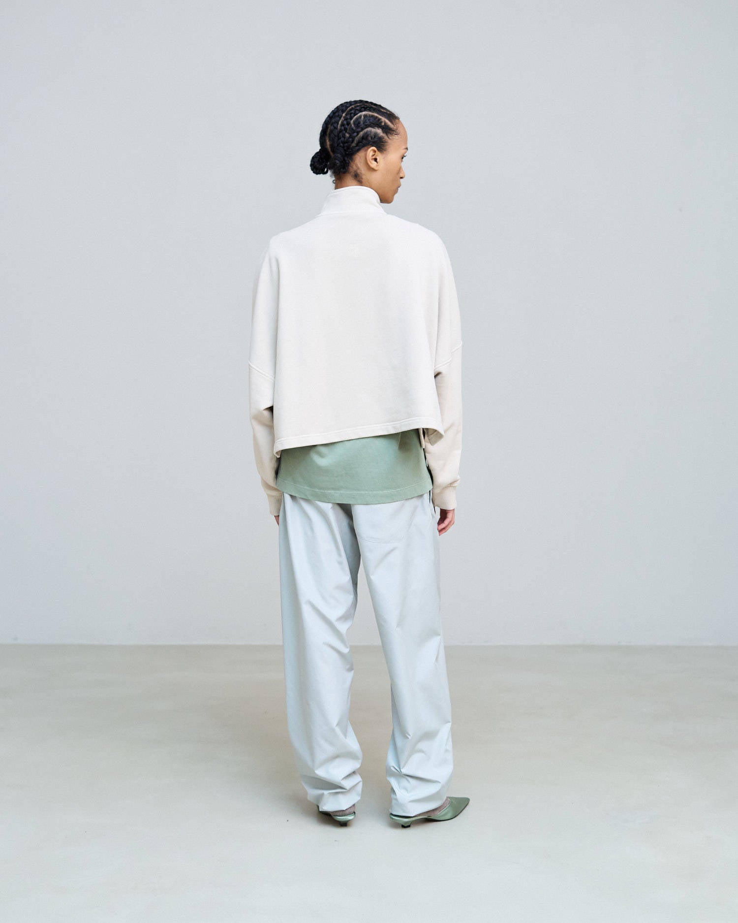 CROPPED SWEATSHIRT WITH EMBROIDERY Sand