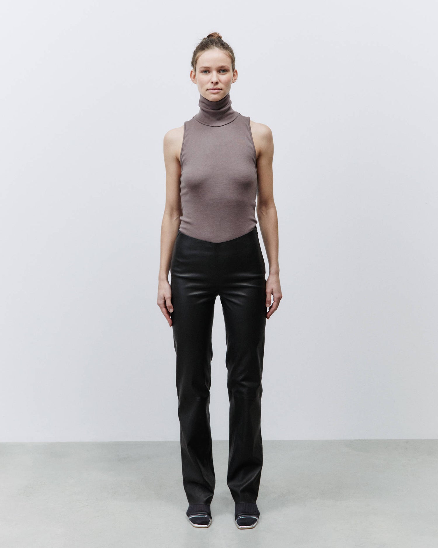 STRETCH LEATHER PANTS