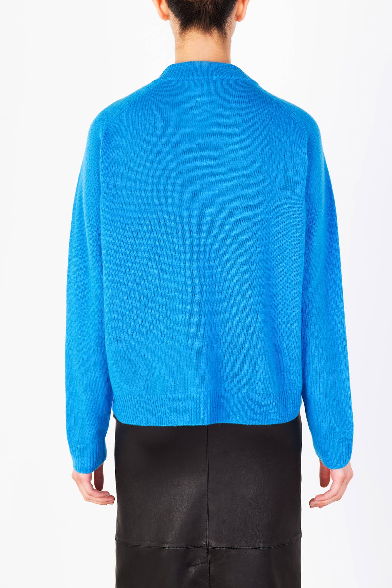 BOXY CREW NECK CASHMERE SWEATER