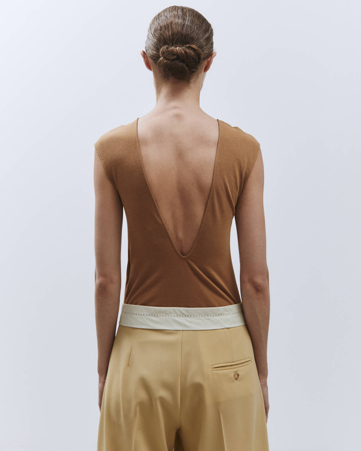V-NECK BODYSUIT WALNUT