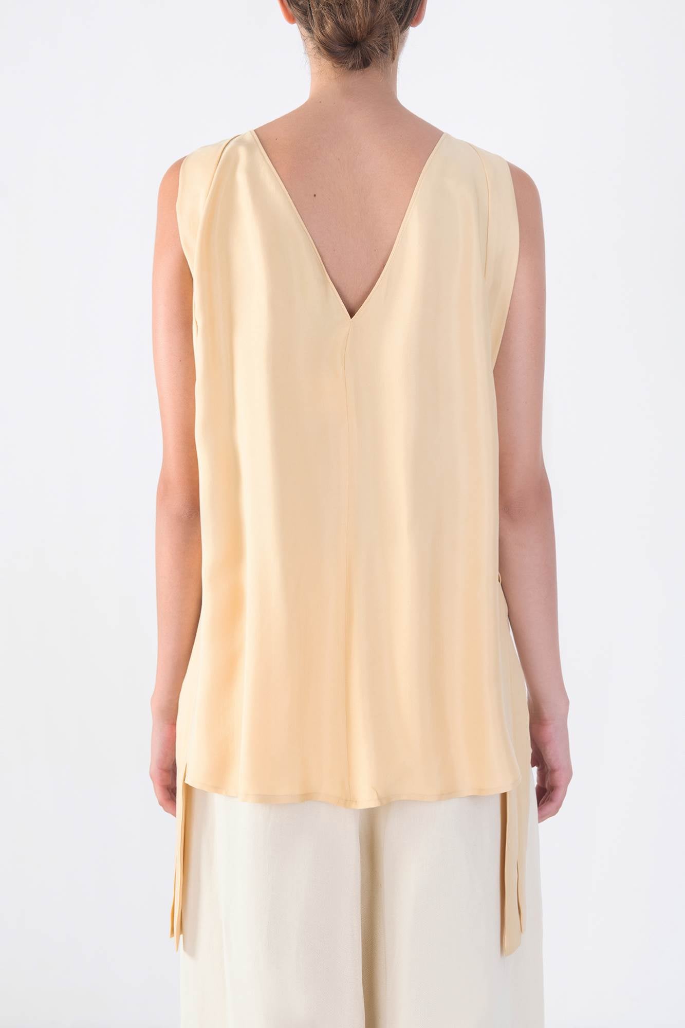 “V” neckline top with matching ribbons