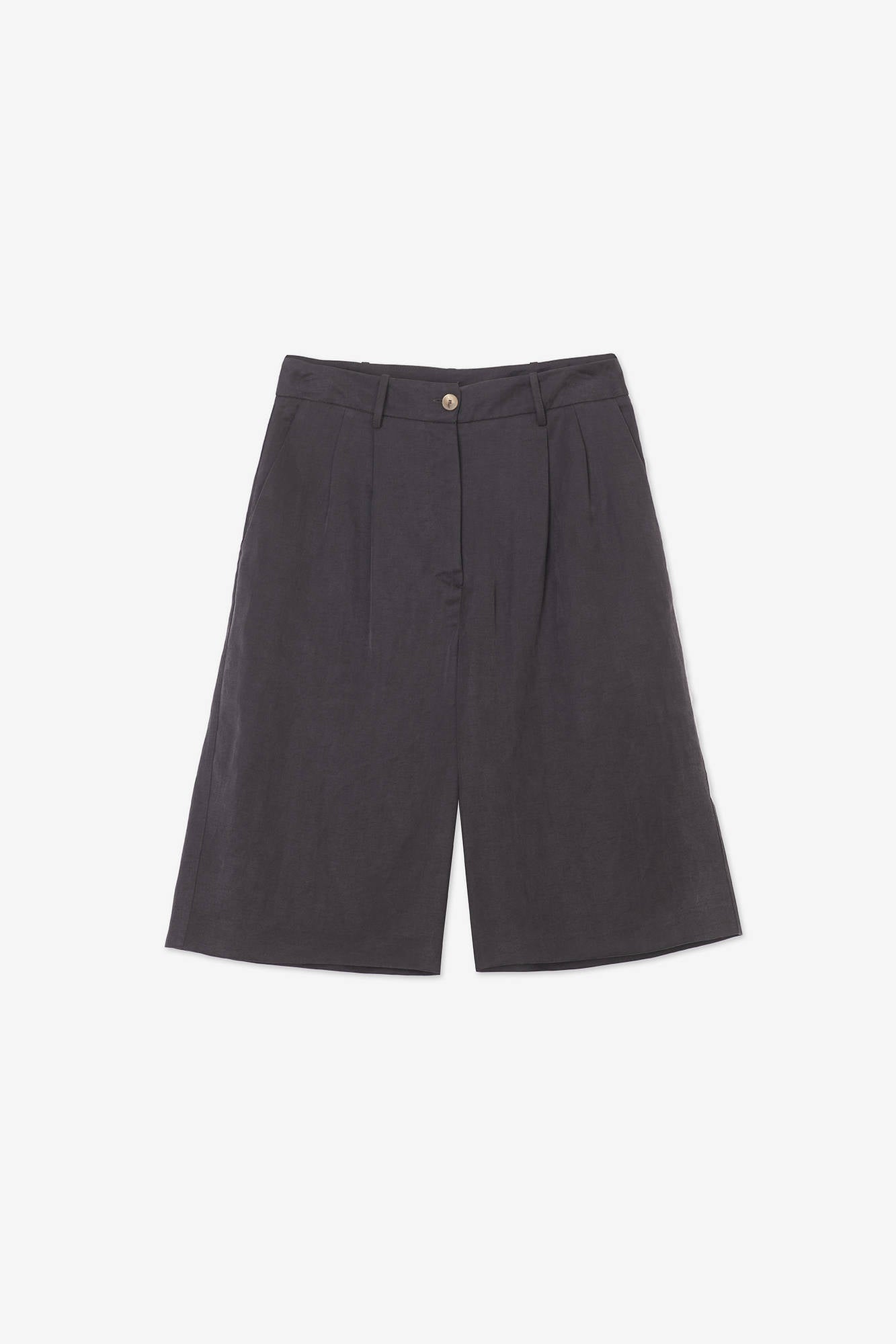 TAILORED BERMUDA SHORTS