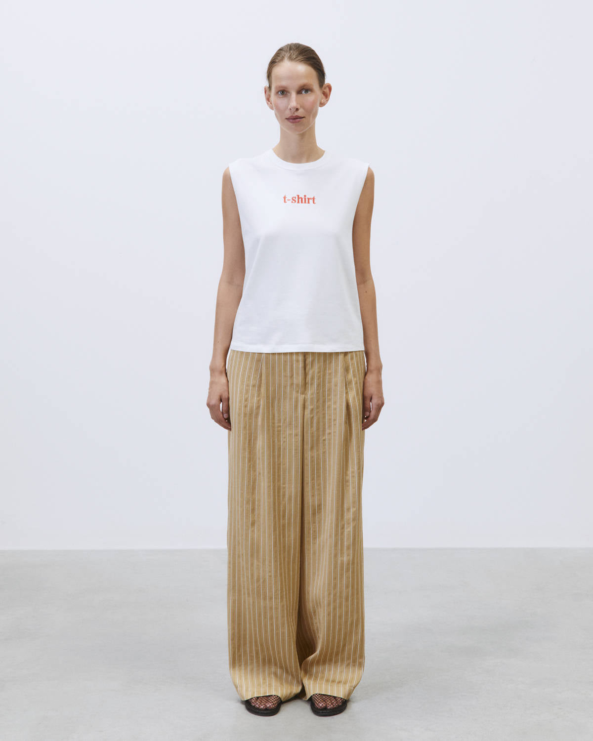 EMBROIDERED MILK TANK TOP WITH CORAL EMBROIDERY