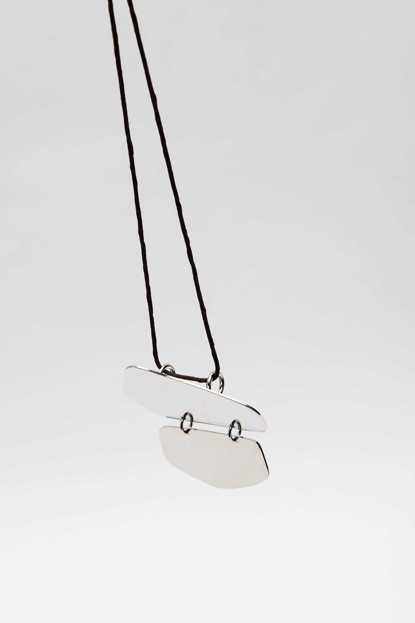 SILVER MIRROR PLATE PENDANT NECKLACE