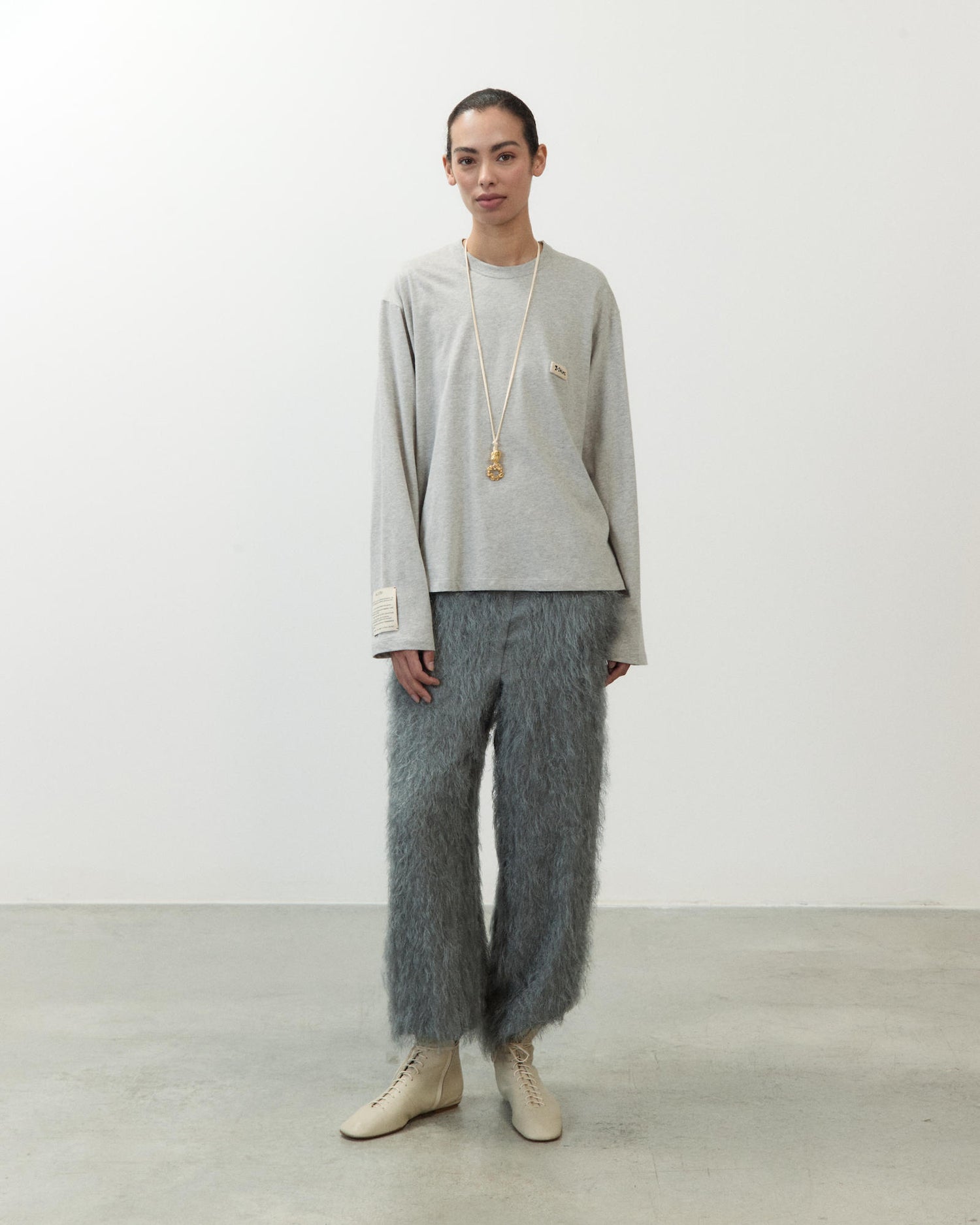 LONG SLEEVE EMBROIDERED T-SHIRT