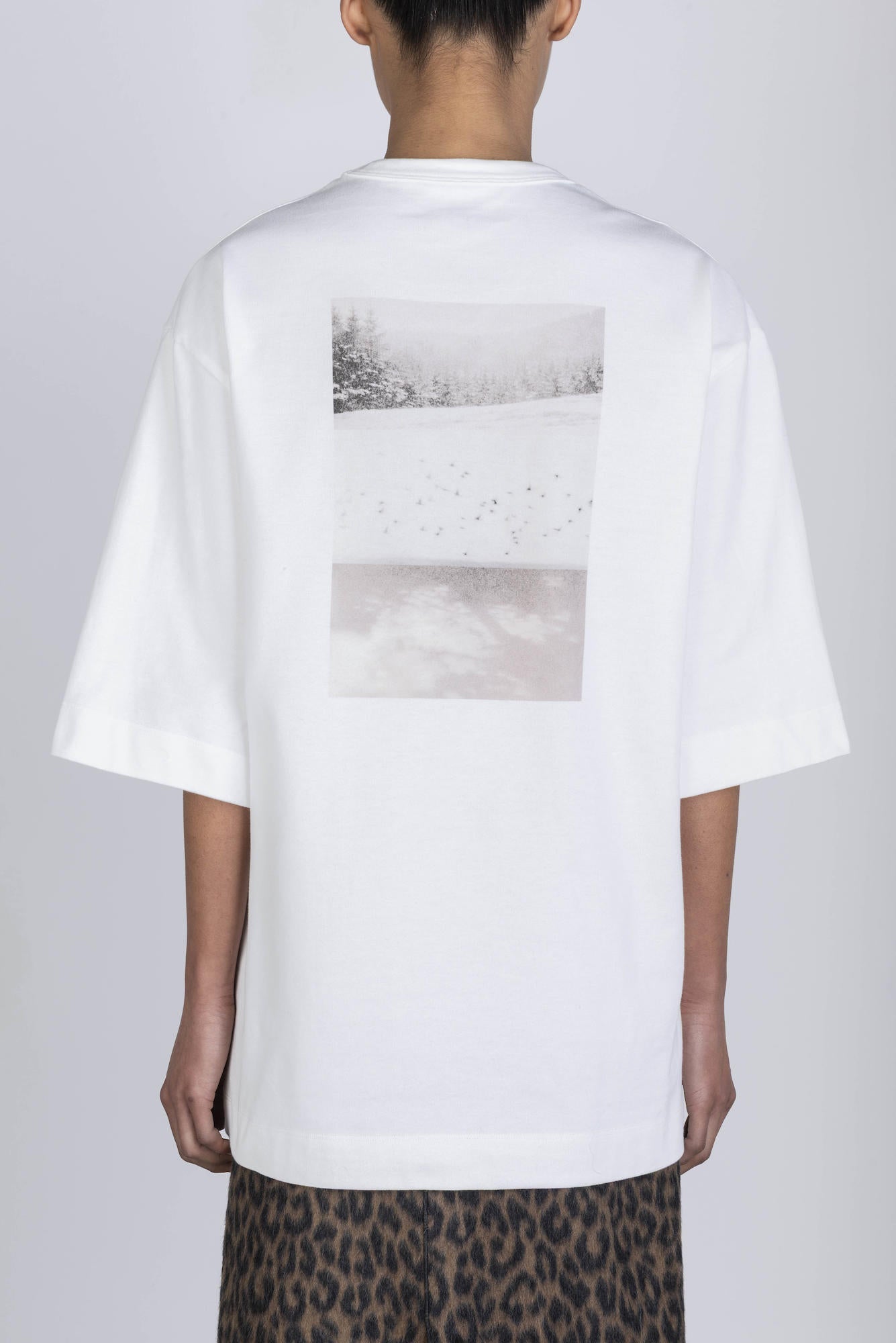 T-SHIRT CON RICAMO E STAMPA