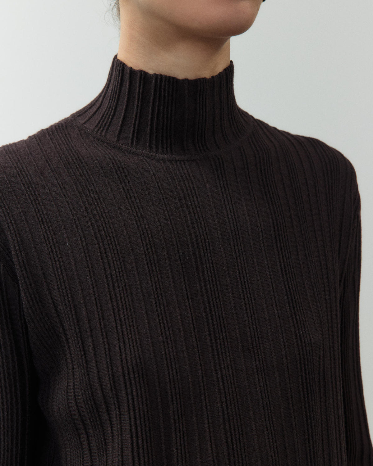 RIB-KNIT HIGH-NECK JUMPER
