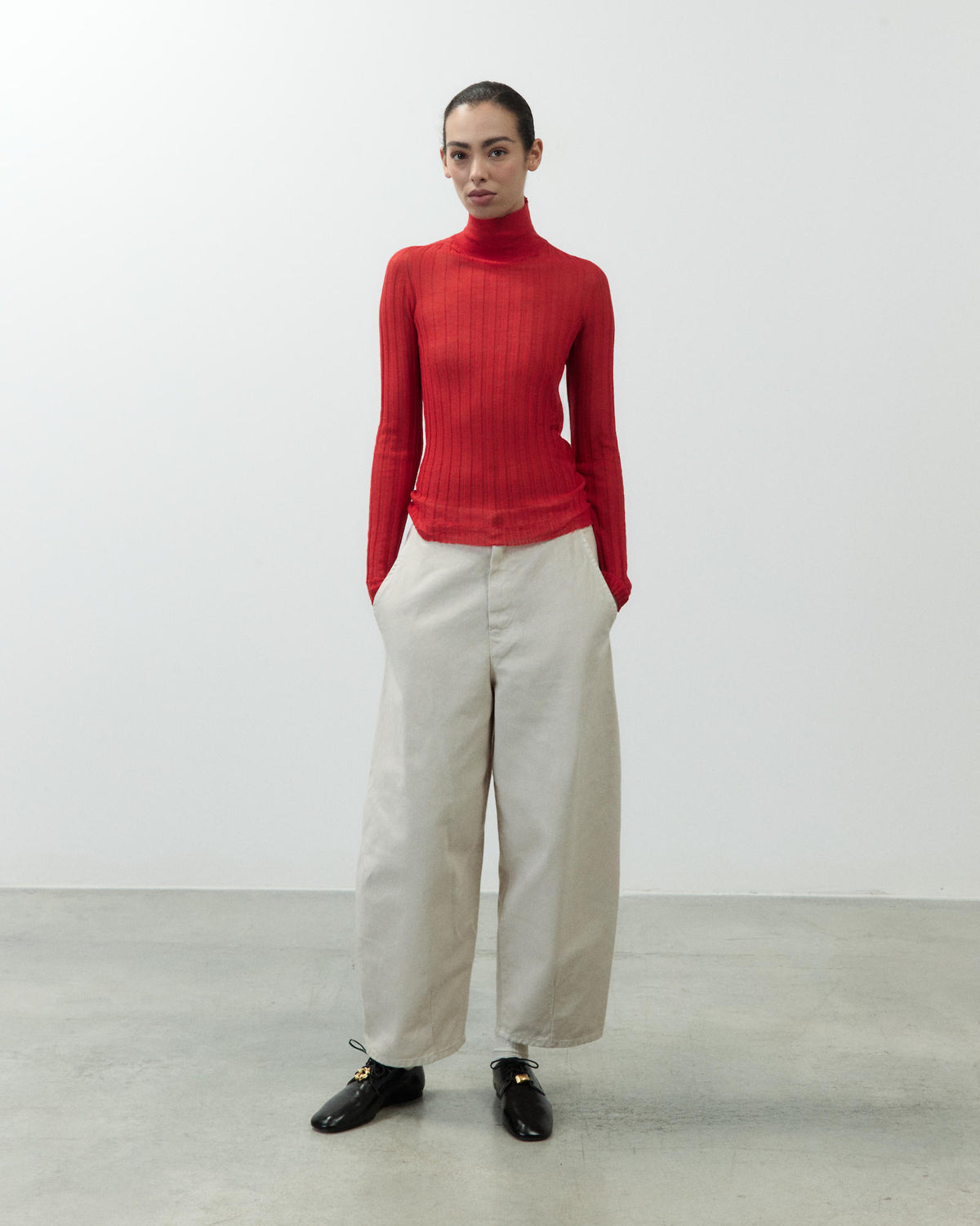 RIBBED TURTLENECK SWEATER