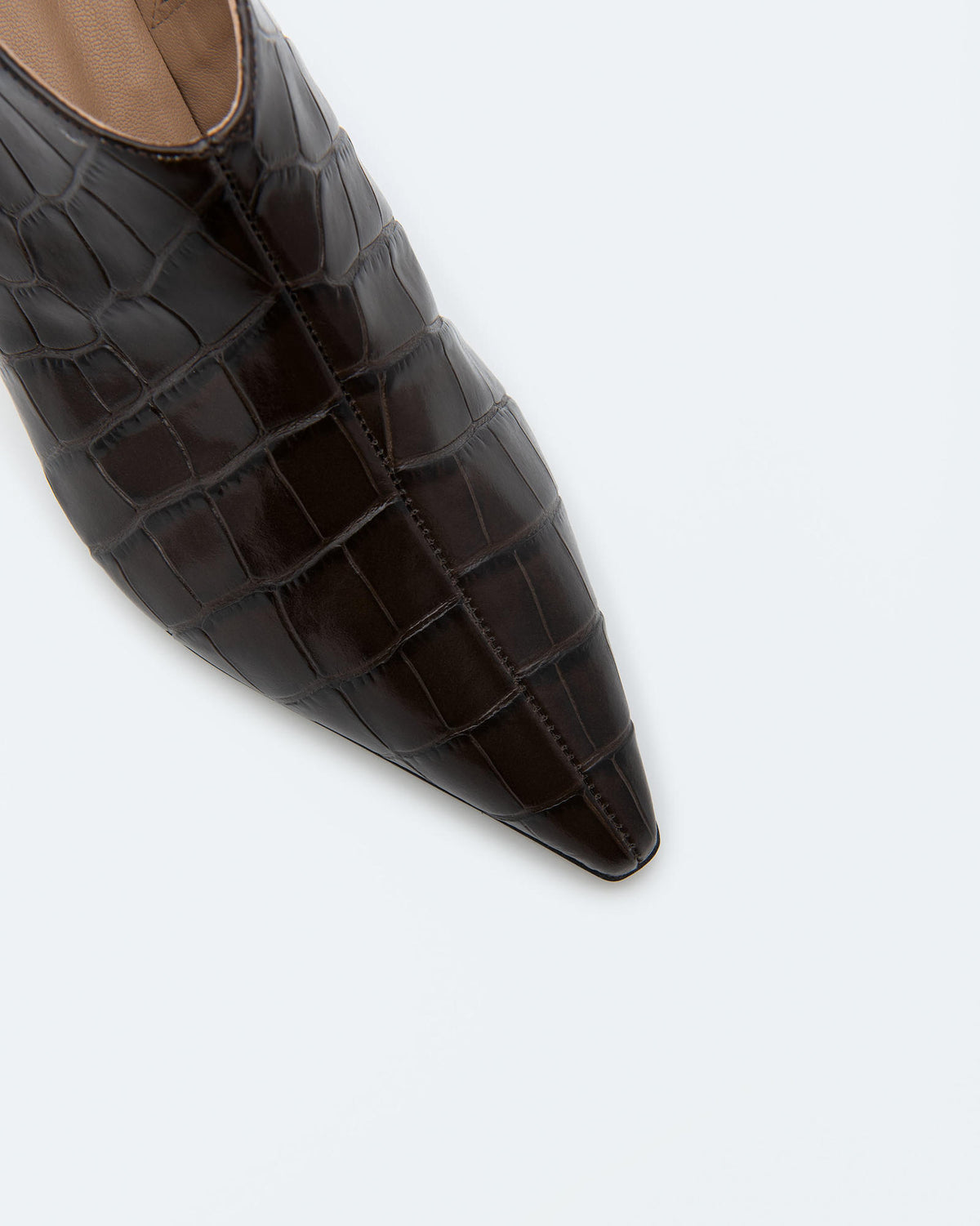 CROCODILE-EMBOSSED SLIM SHOE