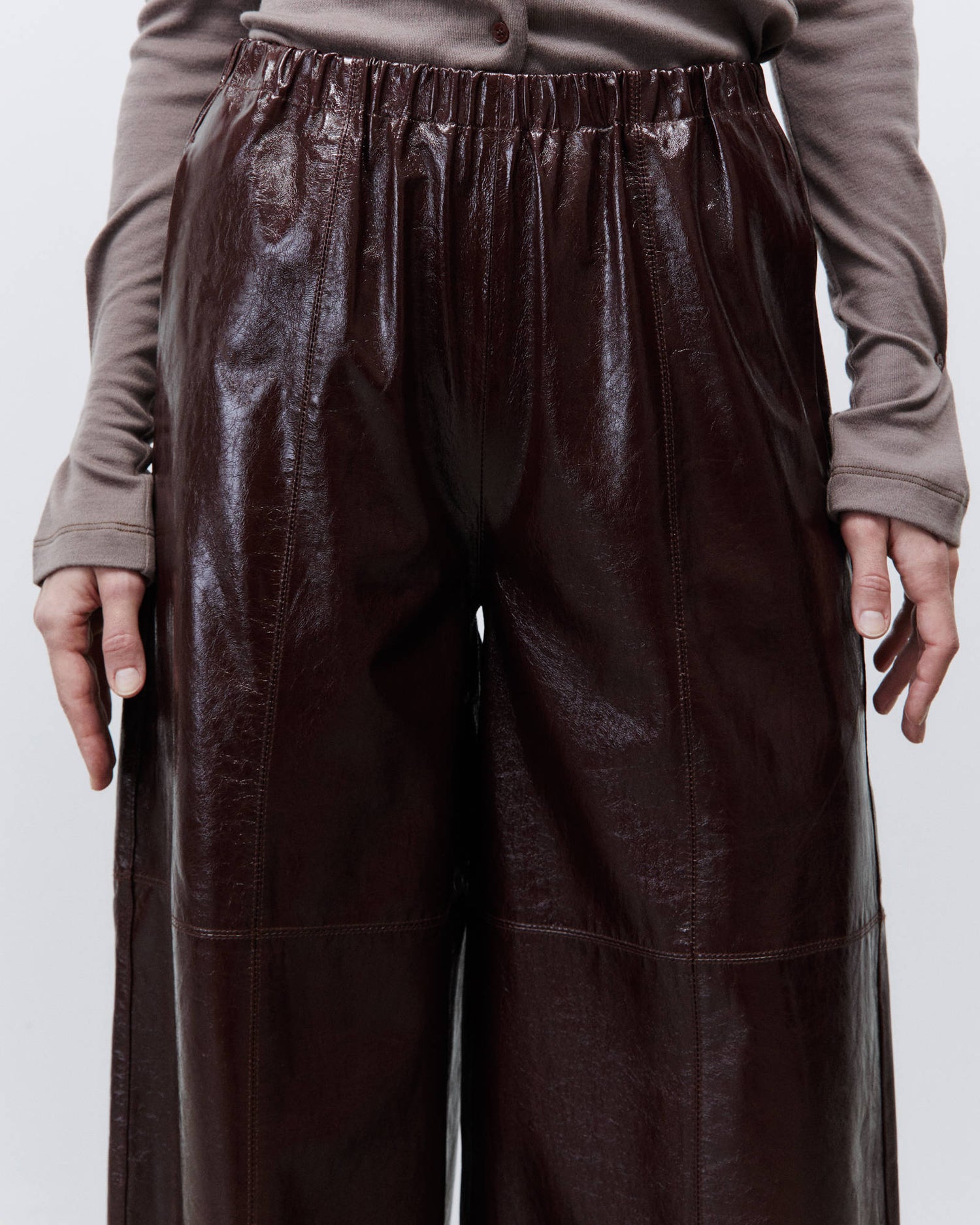 PATENT LEATHER GYM PANTS