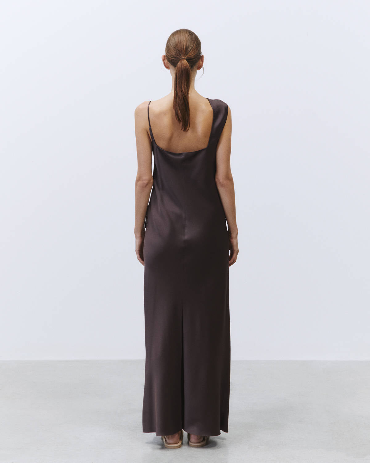 ASYMMETRIC SATIN DRESS Eggplant