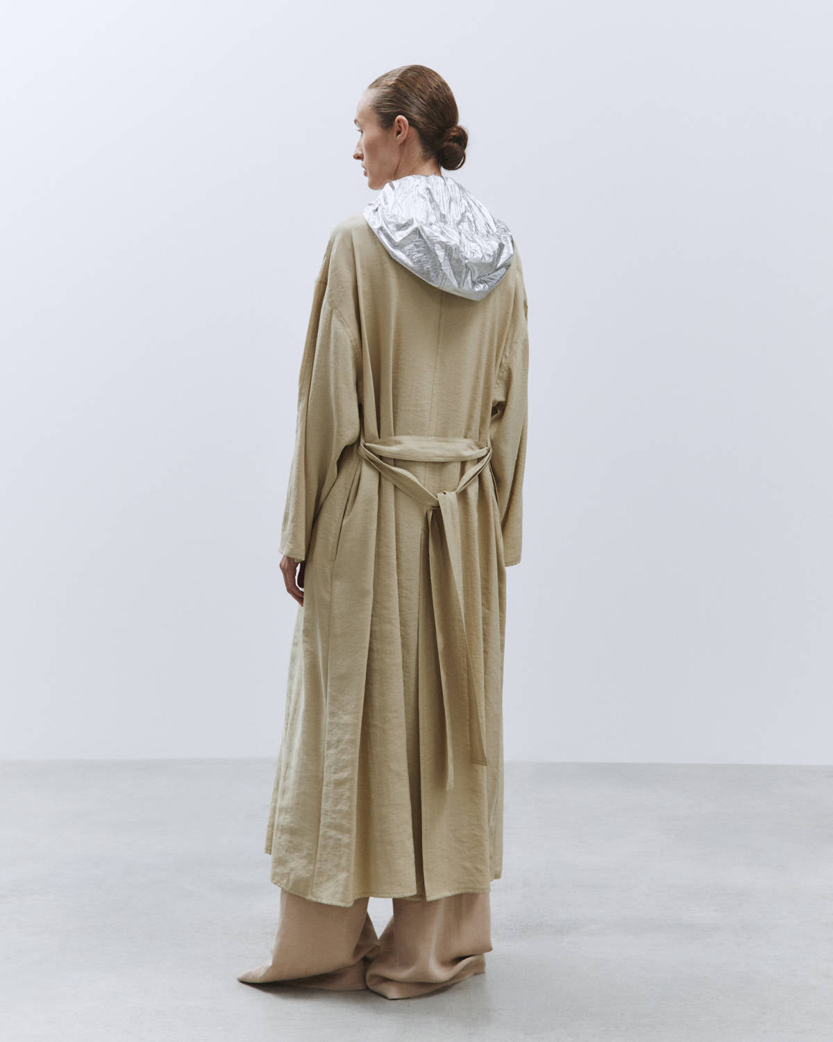 FLUID TRENCH WITH HOOD SILVER Sand